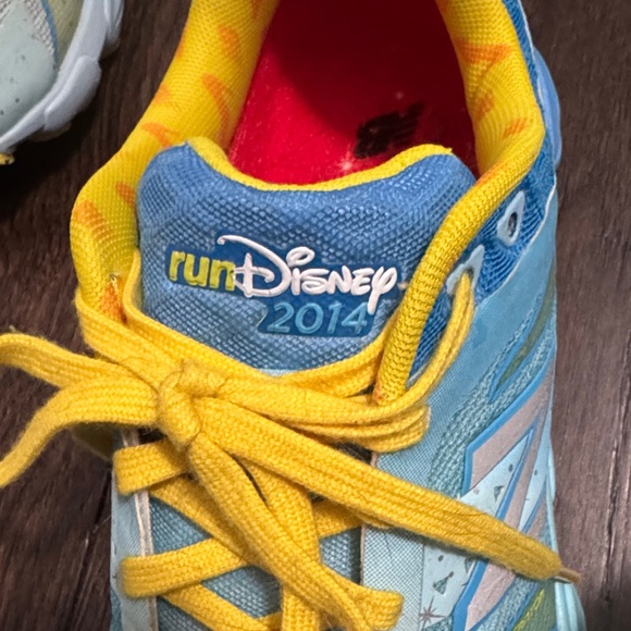 Run Disney Cinderella New Balance Athletic Shoes 8.5 - Picture 4 of 5